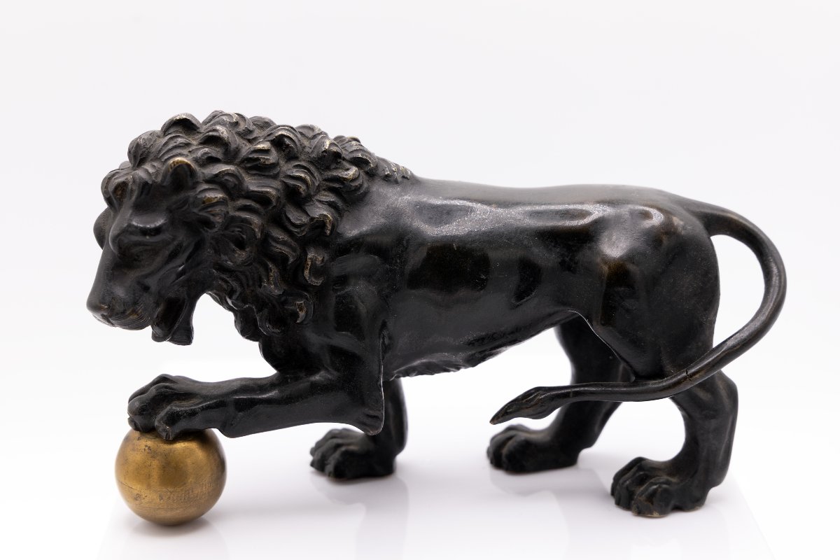 Lion « à la Médicis » – Bronze patine noire – fin XIXe ou début XXe-photo-3