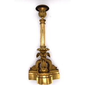 Flambeau aux trois dauphins en bronze doré – Epoque Restauration, vers 1820-1830