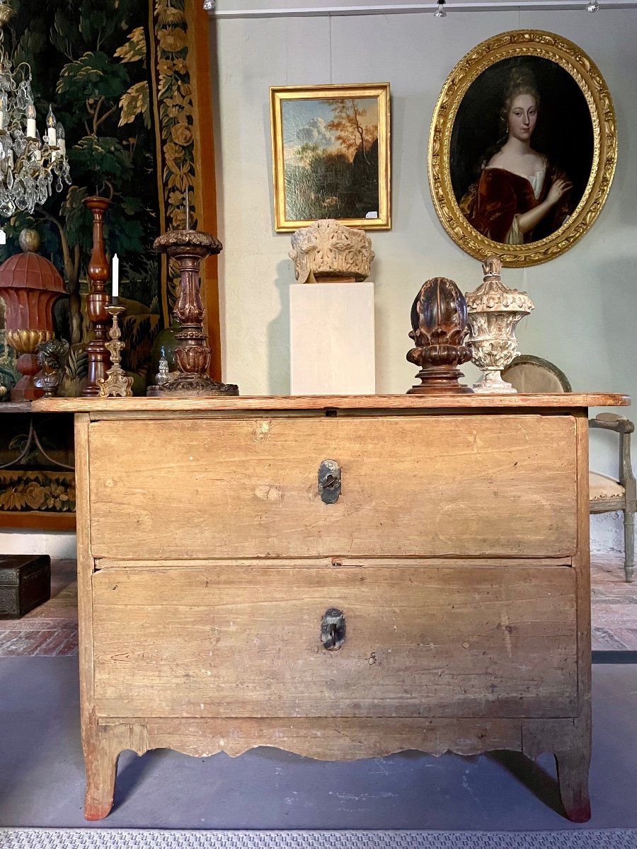 Charming Swedish Chest Of Drawers From The 18th Century 