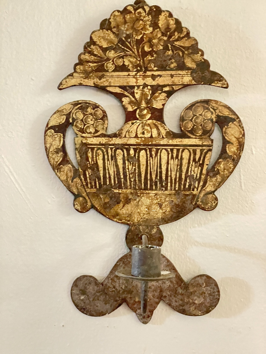 Restoration Period Gilded Cut-out Iron Wall Light 