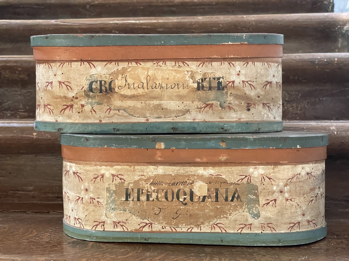 Deux boîtes à pharmacie fin XVIIIème siècle 
