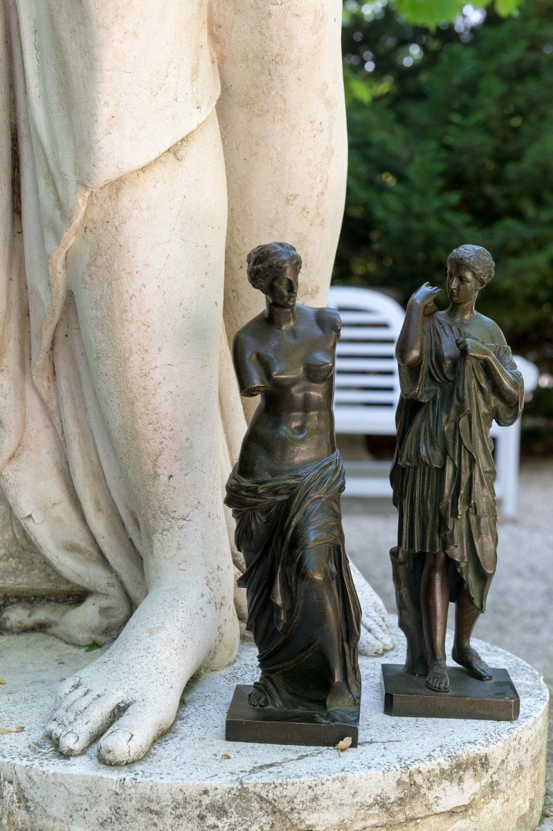 Statuettes En Bronze De Diane De Gabies Et De La Venus De Milo de la 1ère moitié du 19ème siècle