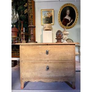 Charming Swedish Chest Of Drawers From The 18th Century 