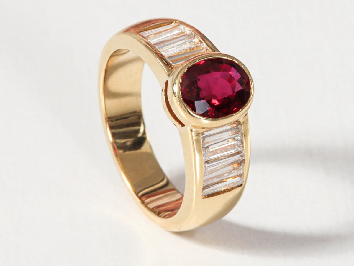 Bague En Or Centrée d'Un Rubis Et Diamants-photo-2