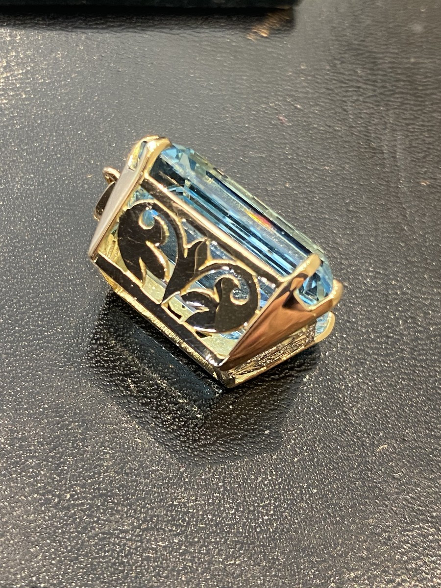 pendentif or aigue marine 37,20 carats vers 1950