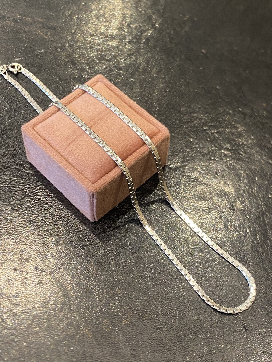 18-karat White Gold Necklace