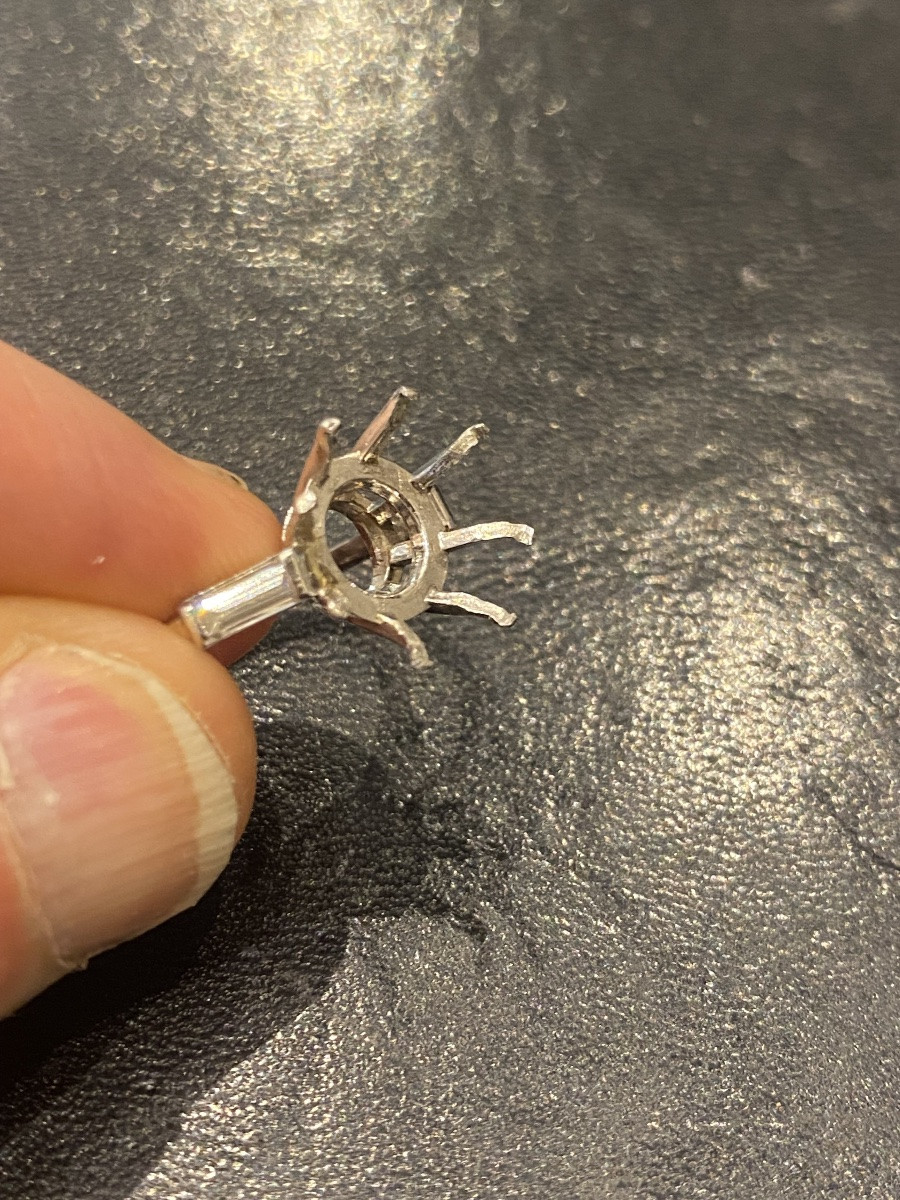 Monture de bague pour un diamant solitaire or et platine -photo-2