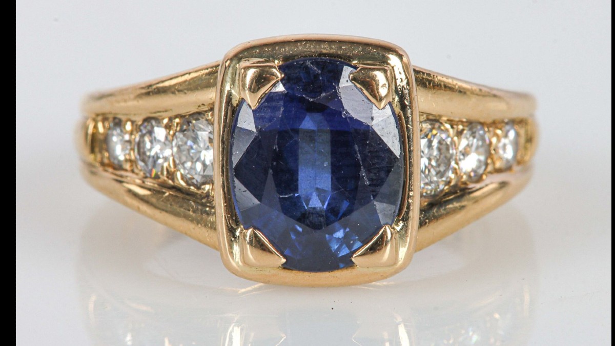 MAUBOUSSIN - Bague or jaune centrée d'un beau saphir-photo-1