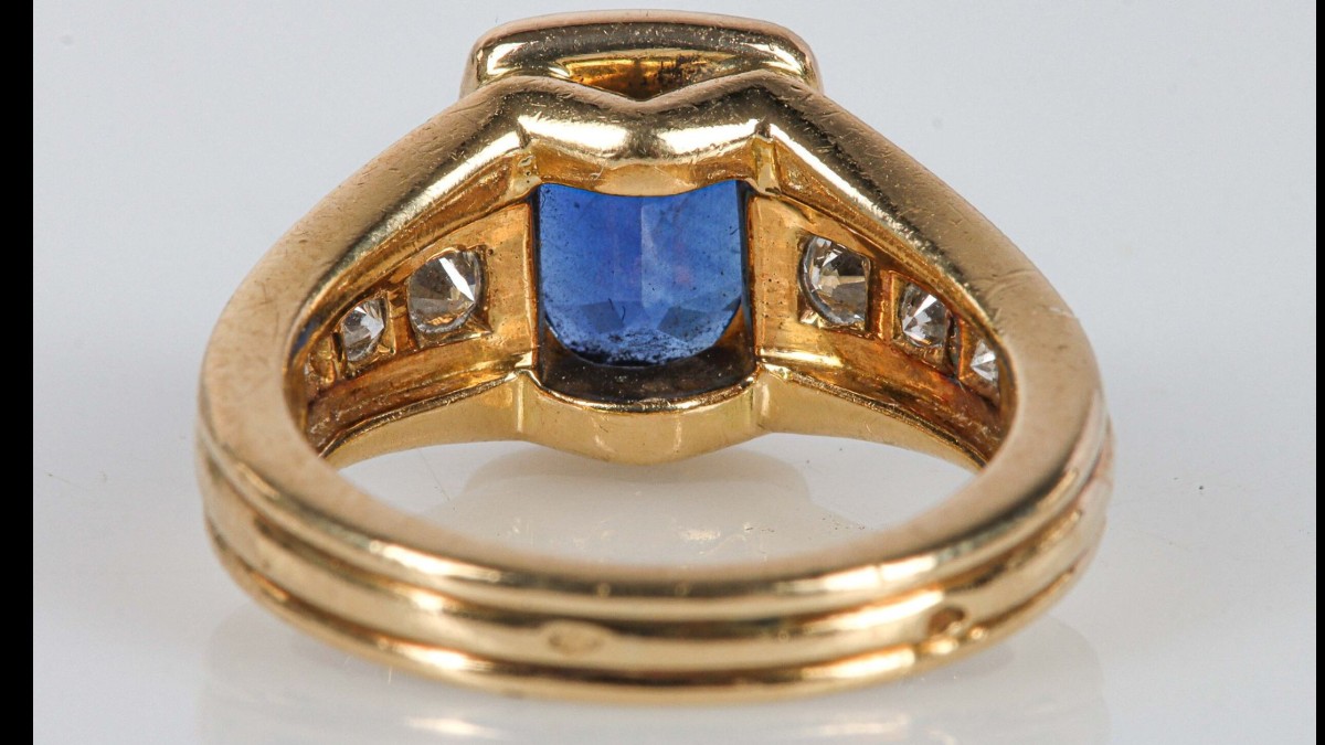 MAUBOUSSIN - Bague or jaune centrée d'un beau saphir-photo-3