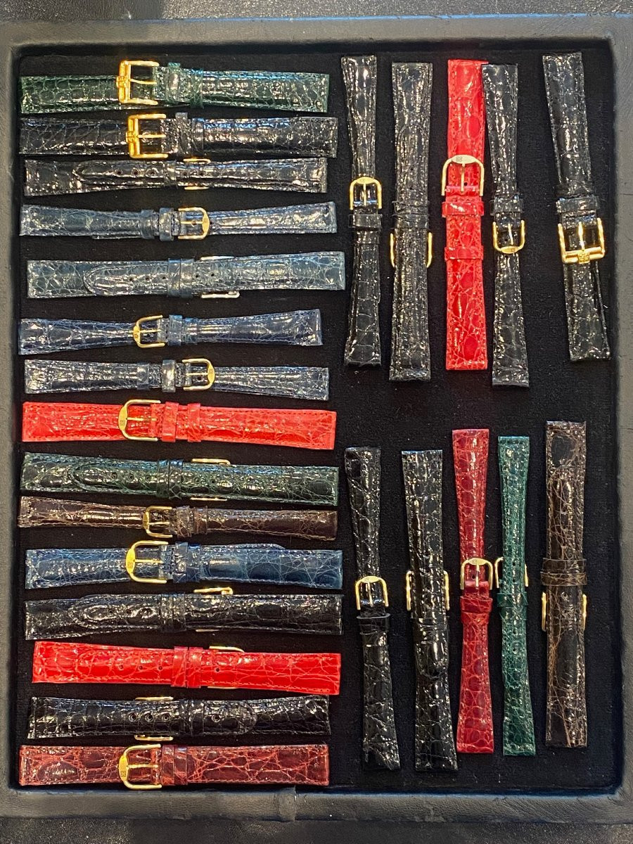lot de 290 bracelets montres croco  Givenchy  haute qualité-photo-1