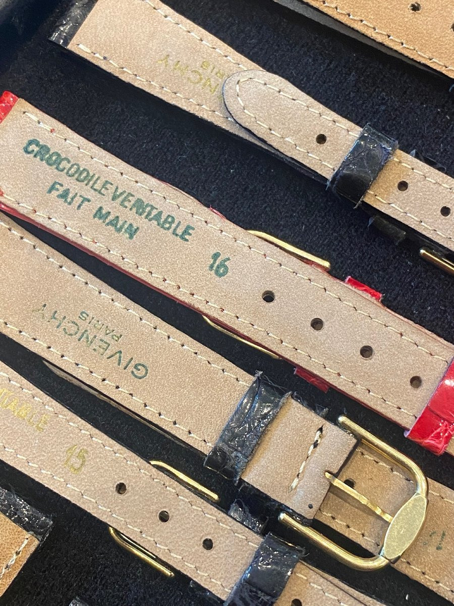 lot de 290 bracelets montres croco  Givenchy  haute qualité-photo-4