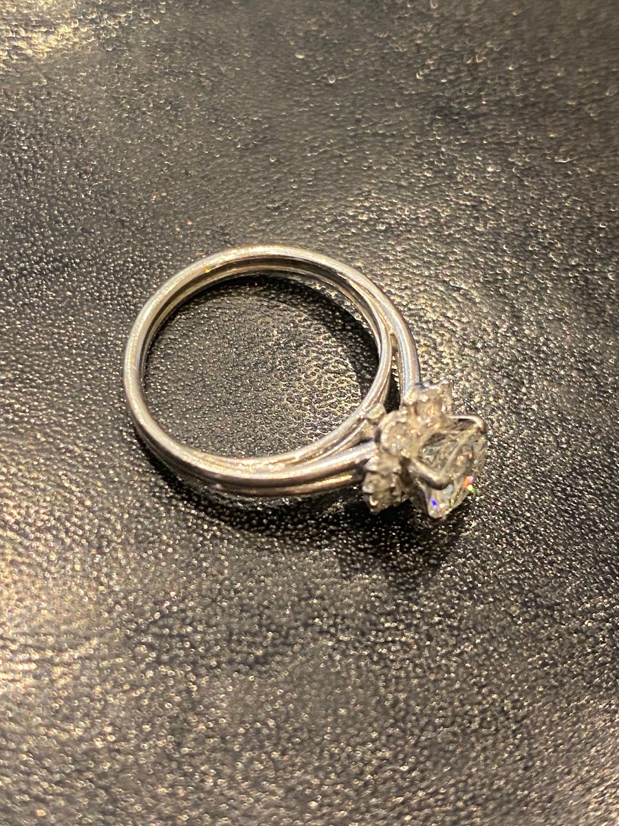 Bague solitaire en platine ornée d'un diamant 0,80 Cts de belle qualité-photo-1