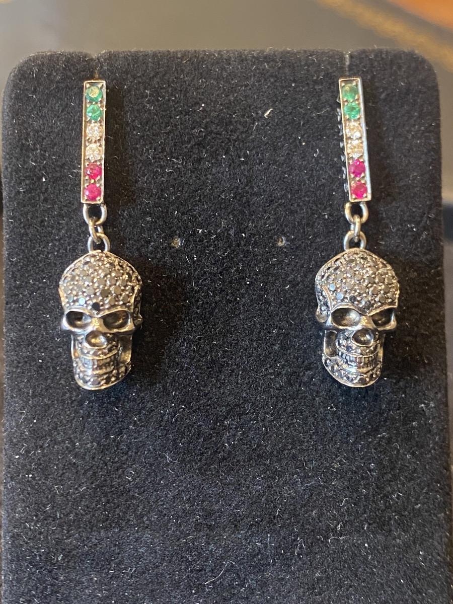 Paire de pendants d’oreilles « Tête de mort » en or gris 750 , diamants noirs-photo-5