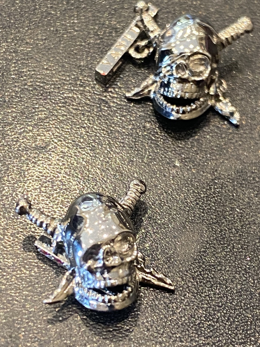 Cufflinks In 18k (750) Black Gold, Skull And Crossbones-photo-3