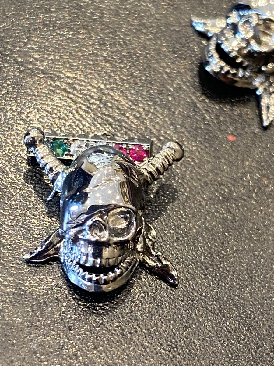 Cufflinks In 18k (750) Black Gold, Skull And Crossbones-photo-1