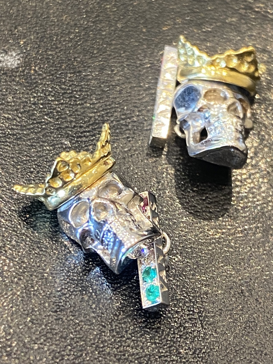 Pair Of Cufflinks In White And Yellow Gold 750 Skull And Crossbones