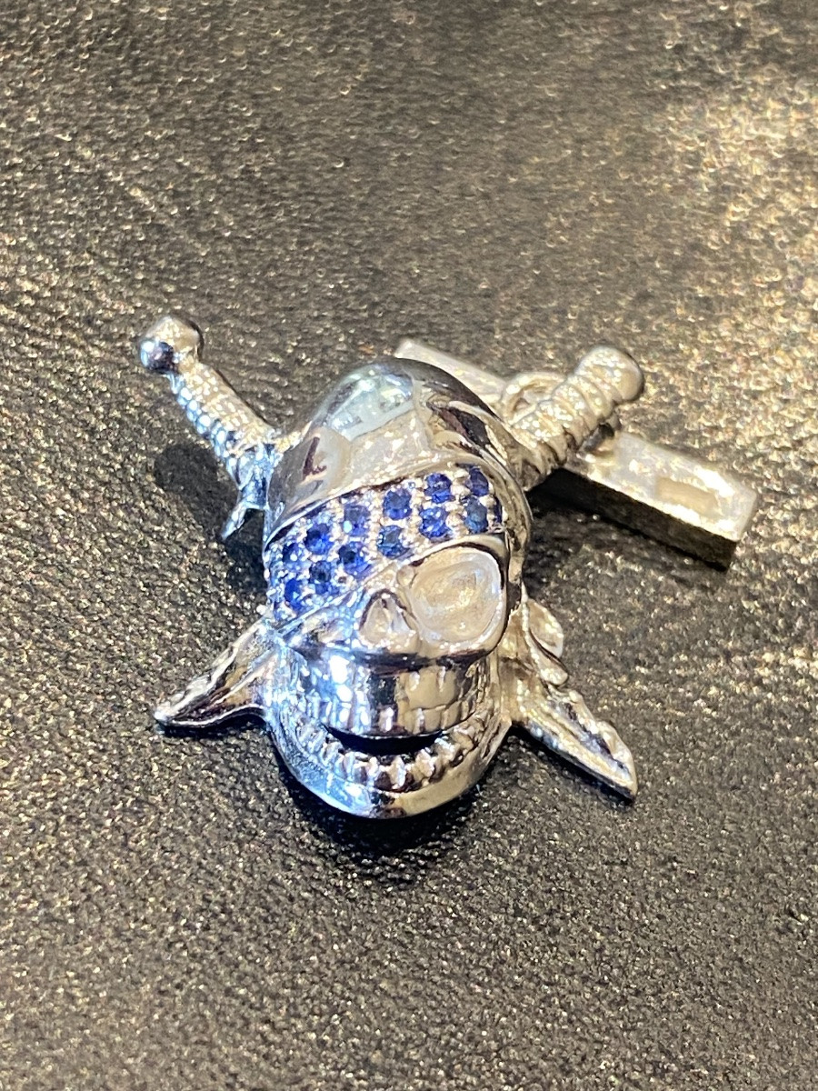 Paire de boutons de manchette En or gris 18k (750) tête de mort-photo-4