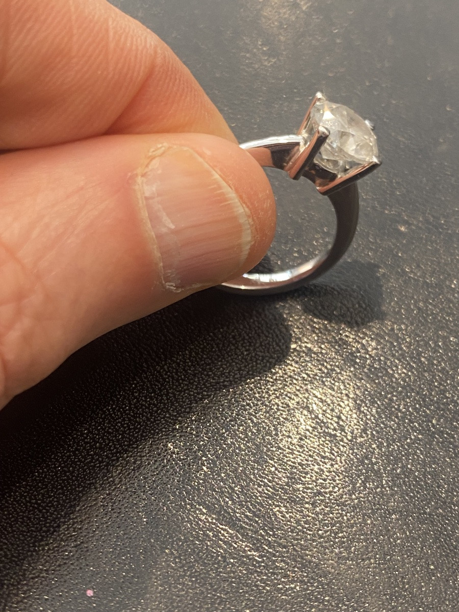 Ring Solitaire Diamond 2.06 Carats With Certificate-photo-4