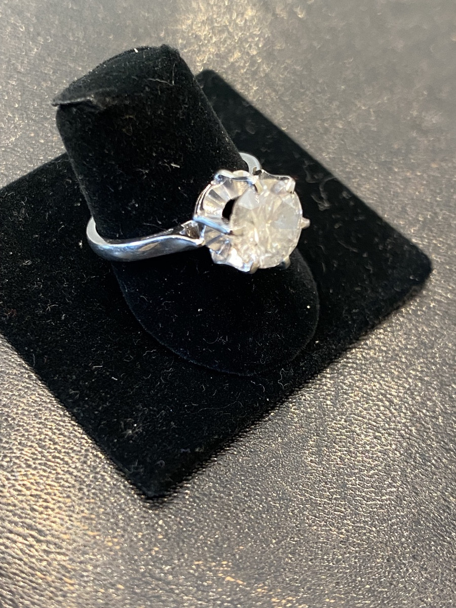 Solitaire Ring 2.06 Carats Certificate