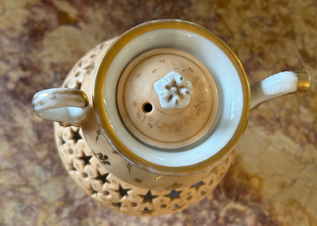Porcelain Egg-shaped Teapot -photo-1