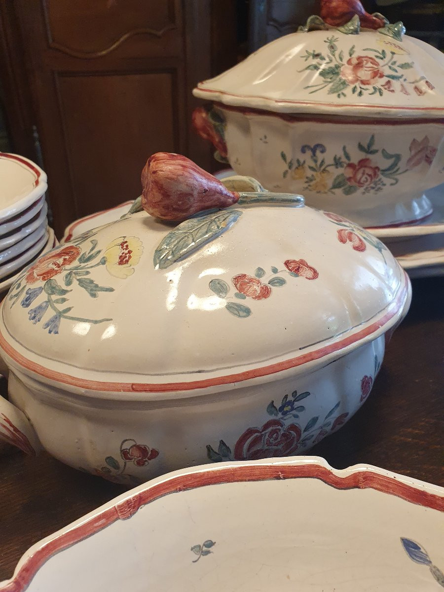 Part Of An Earthenware Table Service-photo-3