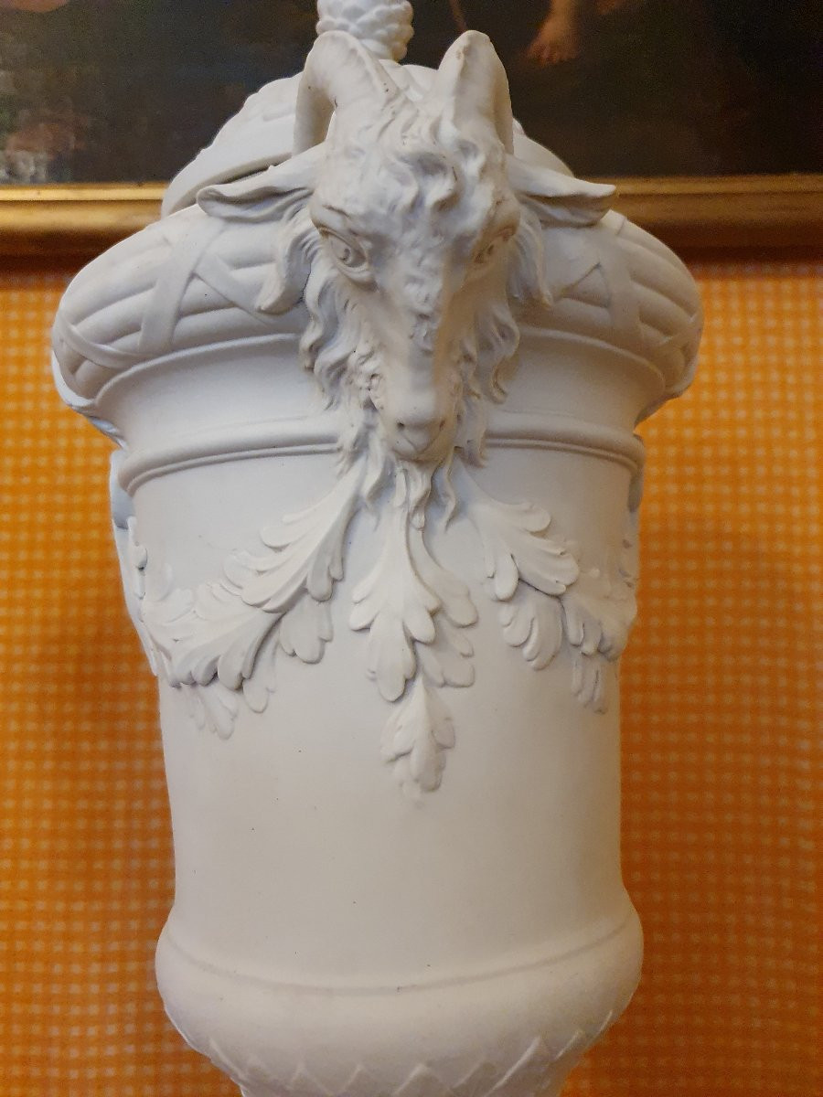 Paire de grandes cassolettes en biscuit de porcelaine 19e-photo-3