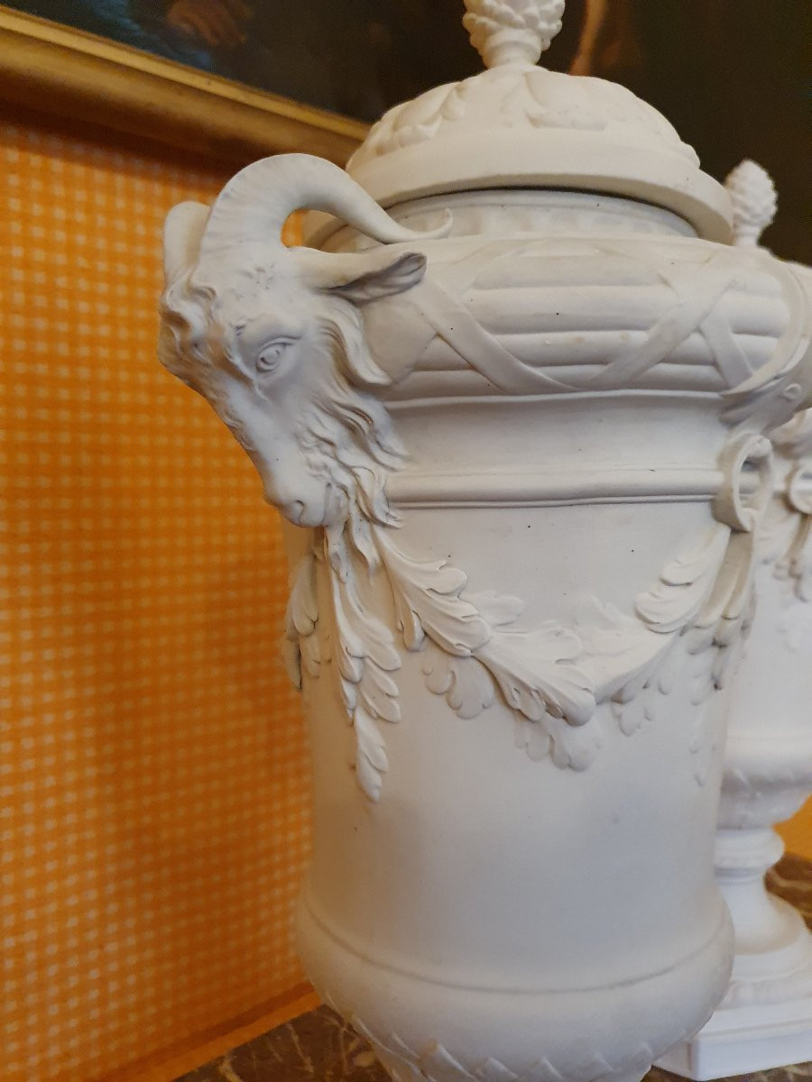 Paire de grandes cassolettes en biscuit de porcelaine 19e-photo-3