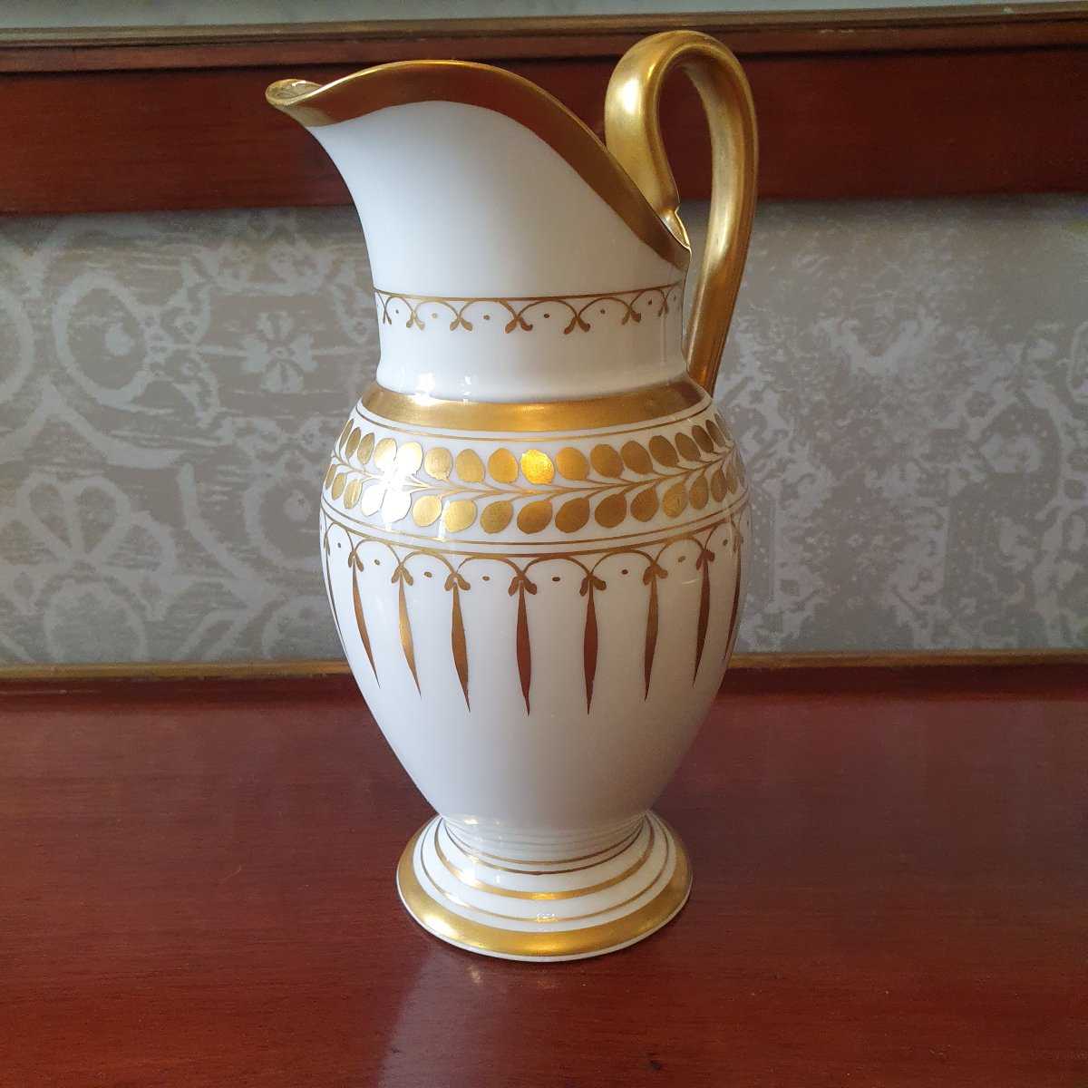 Pichet à lait porcelaine  19e siècle