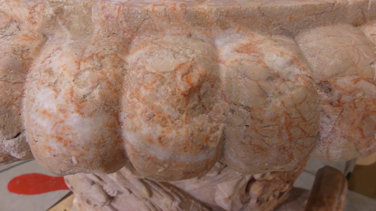 An Exceptional Pair Of Capitoline Vases-photo-1
