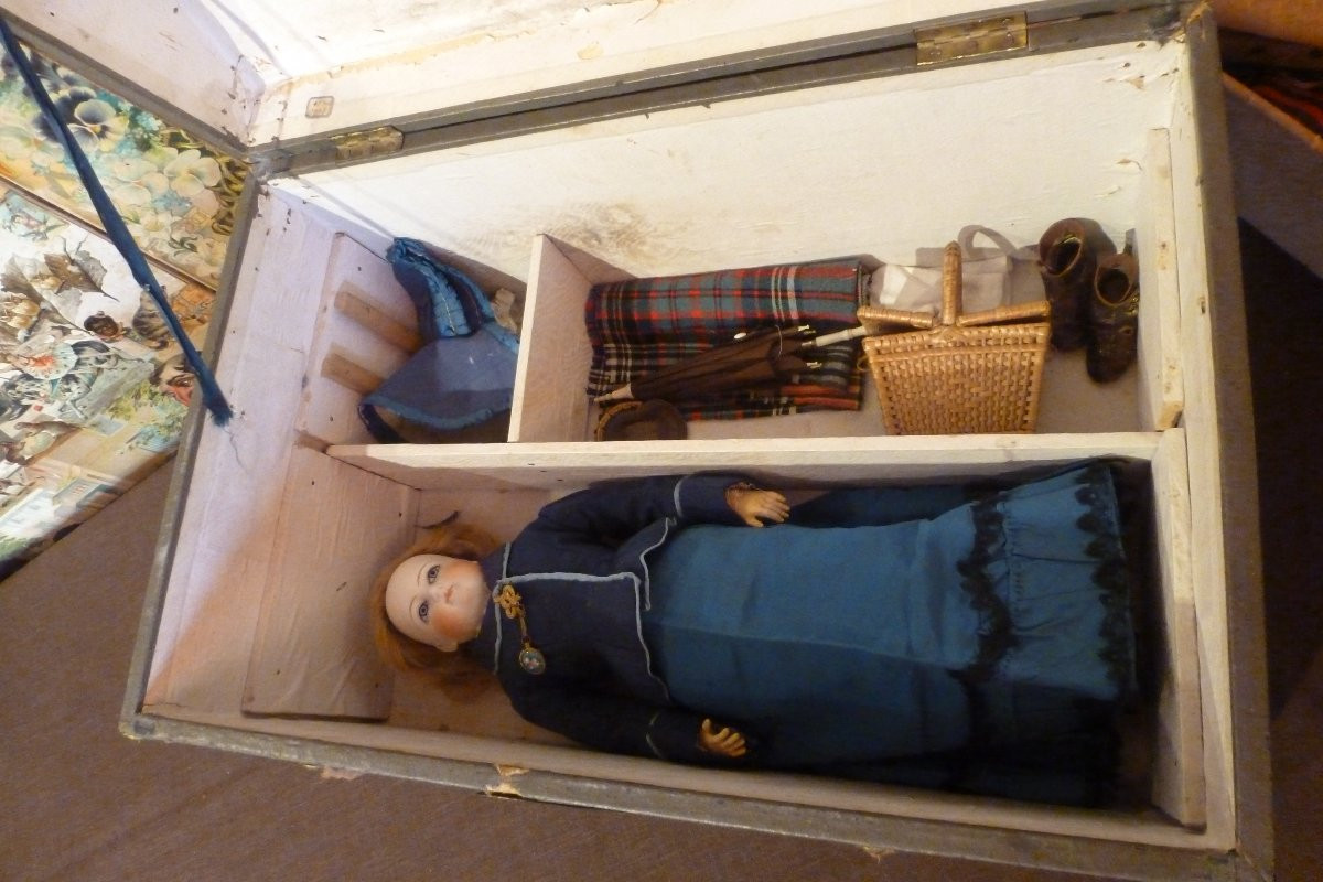 Petit et Dumoutier : Poupée de mode et son trousseau. Premier modèle de cette maison .-photo-2