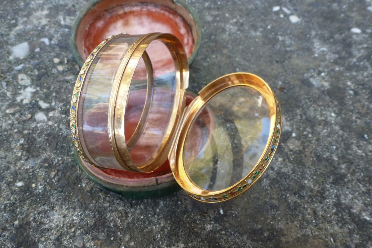 Boite ovale en cristal de roche, la monture en or XVIII e siecle-photo-4