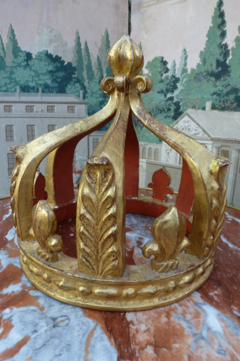Couronne en bois doré fin XVIII e 