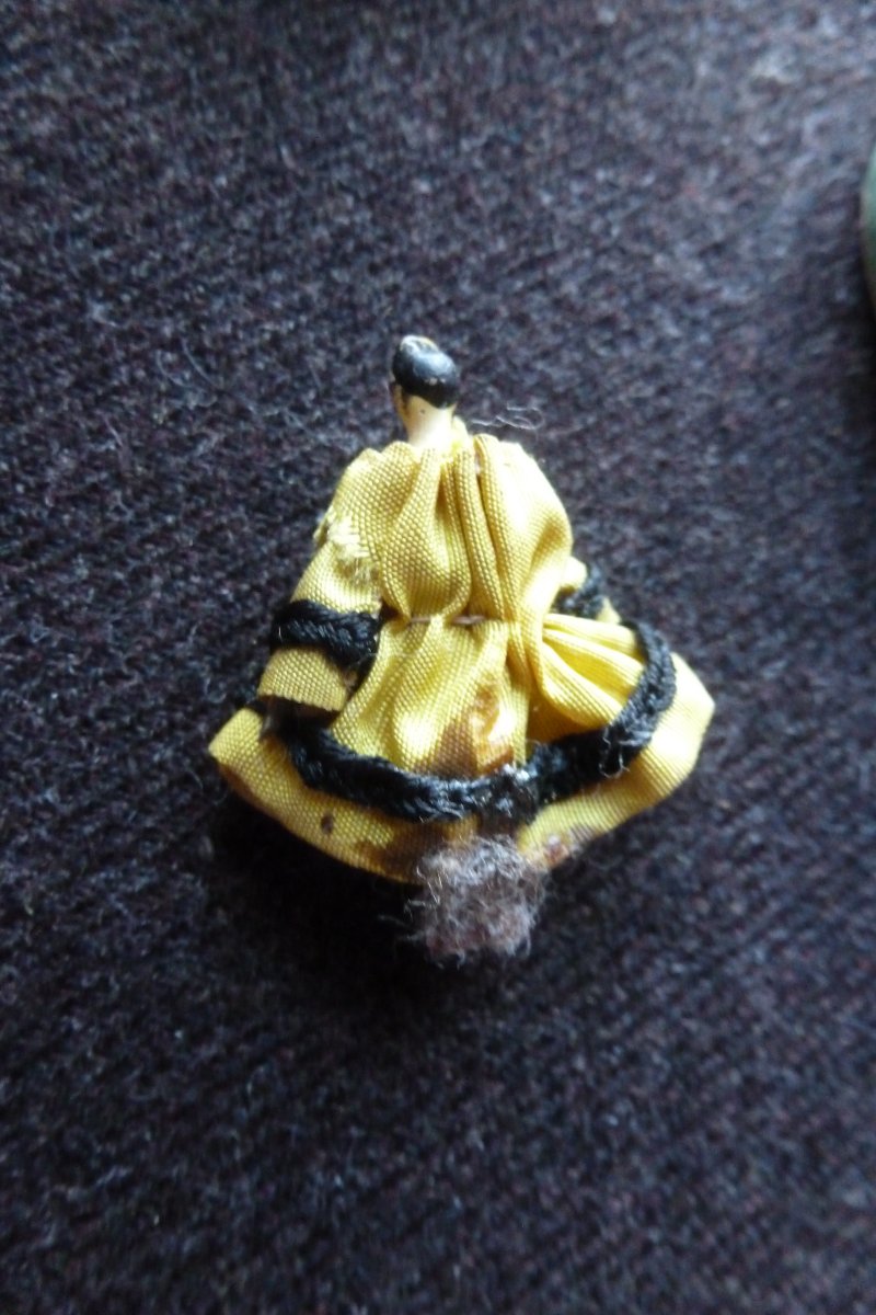 Small Grodnertal Doll In Its Original Condition. (3 Cm)-photo-3