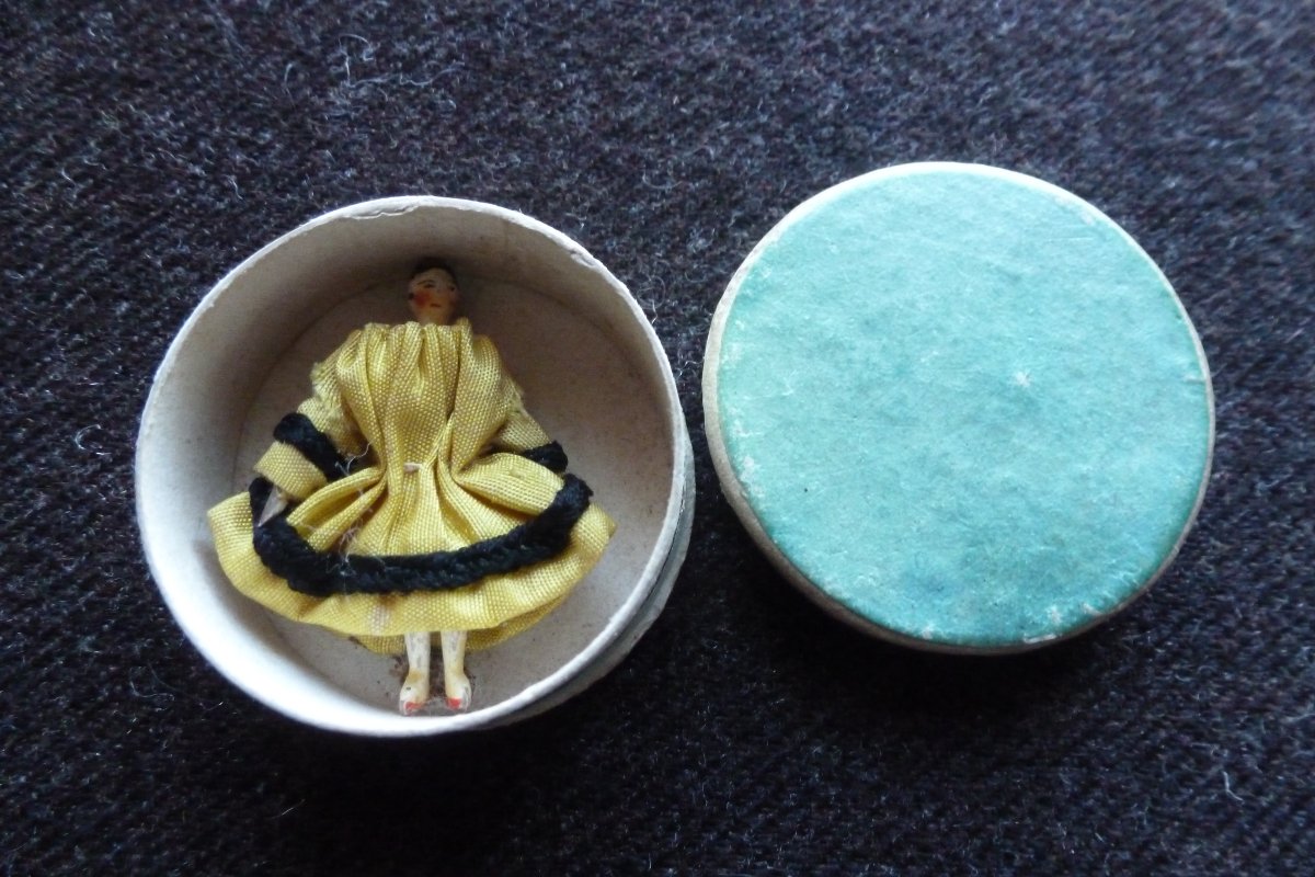 Small Grodnertal Doll In Its Original Condition. (3 Cm)