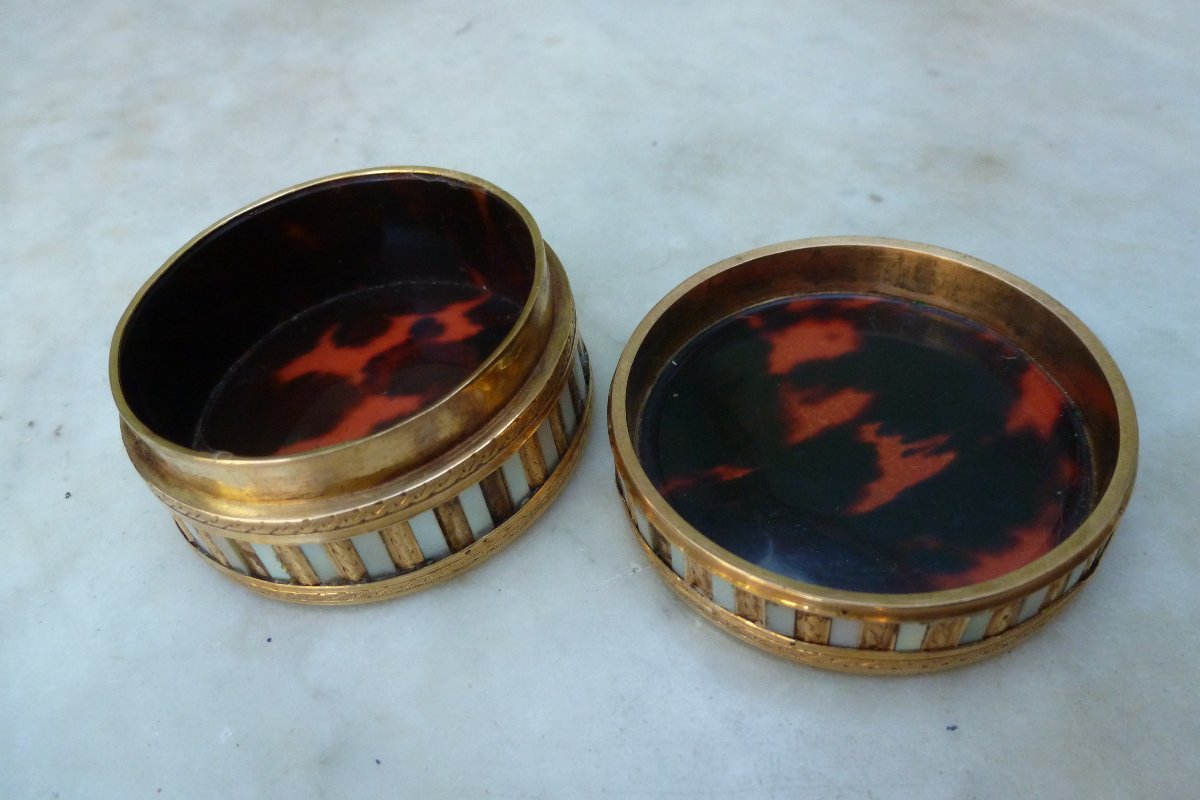 Mother-of-pearl And Gold Box, 18th Century -photo-2
