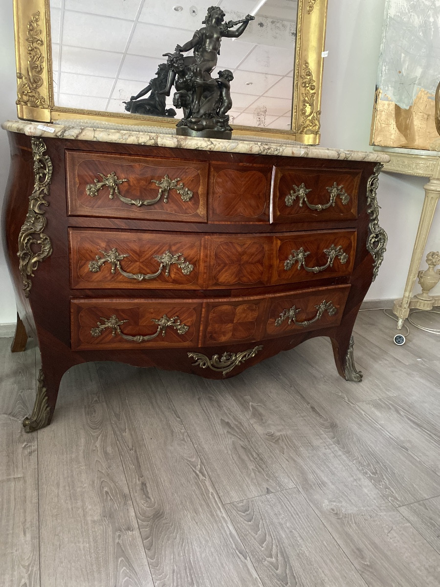 Commode tombeau de style  louis XV