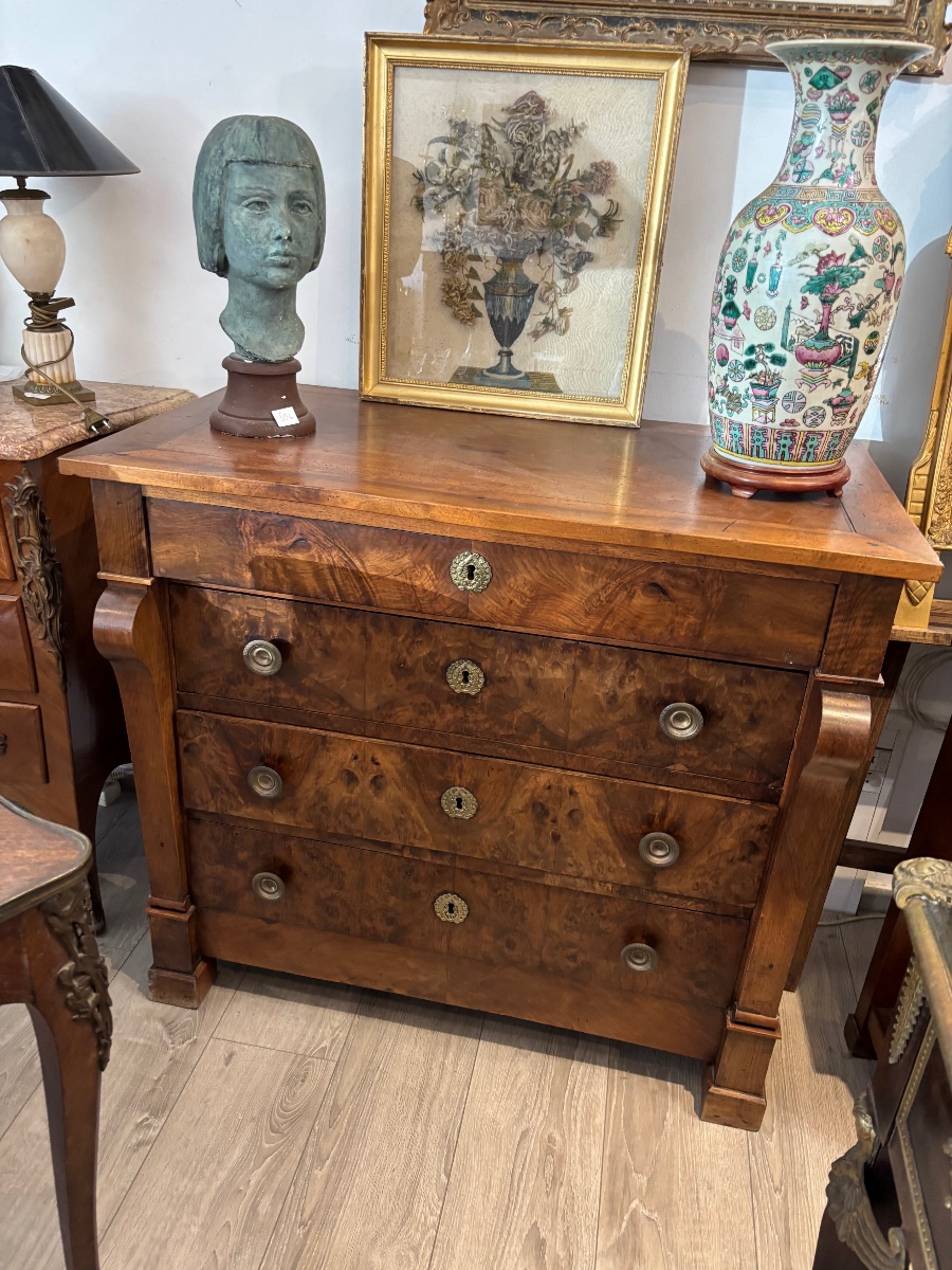 19 Iem Burr Walnut Chest Of Drawers