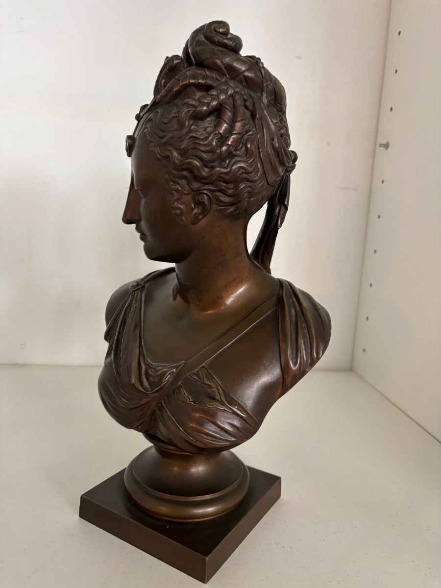 Bronze Statue Of Diane De Poitiers -photo-1
