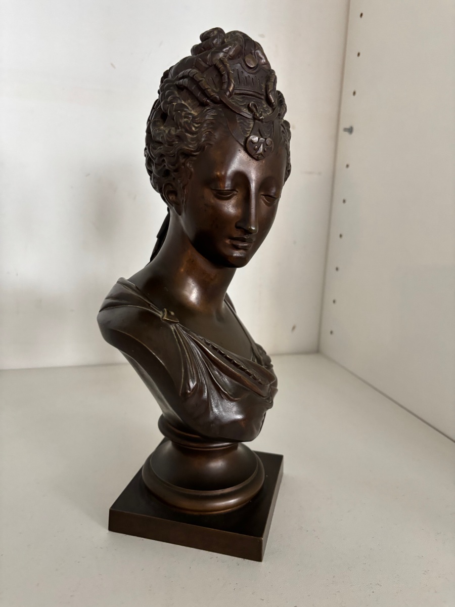Bronze Statue Of Diane De Poitiers -photo-3