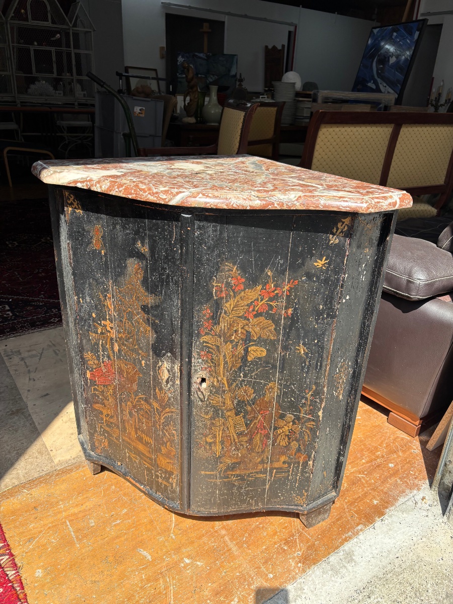 Small Lacquered Corner Cabinet From The Early 19th Century, In Need Of Restoration -photo-3