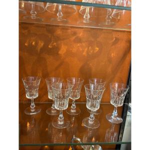 7 Wine Glasses + 2 Chipped Ones (free)
