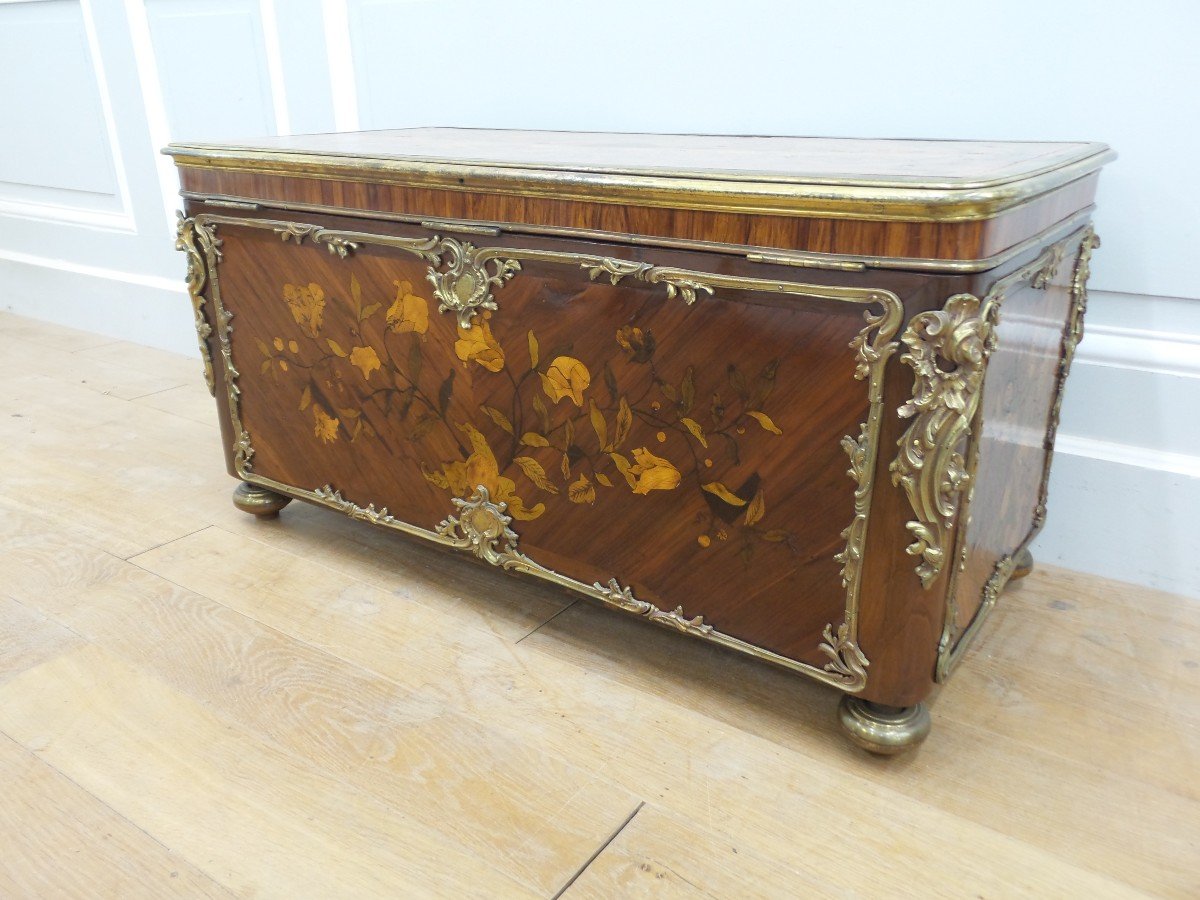 Large Louis XV Period Chest-photo-4