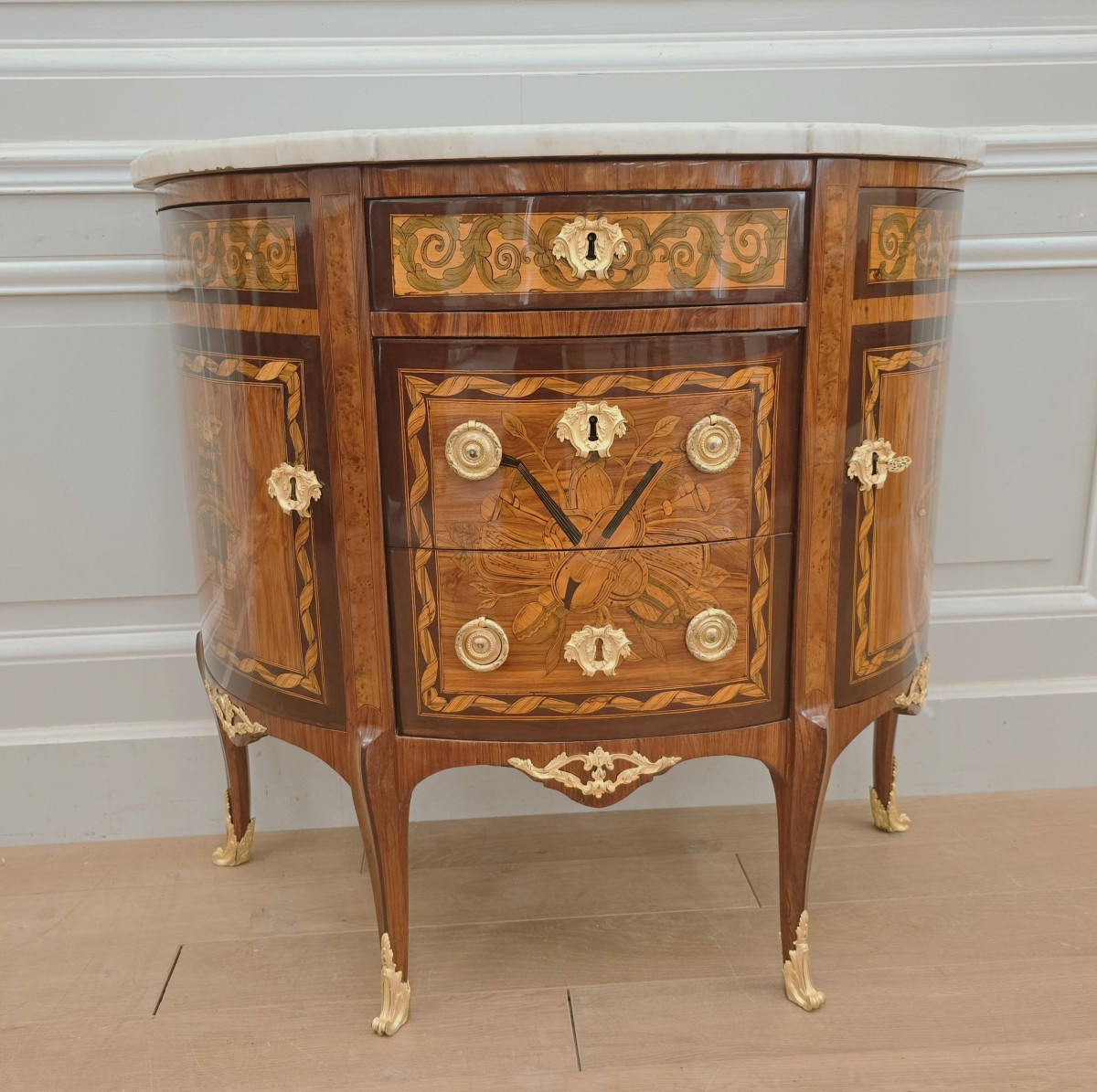 Commode d'époque Transition
