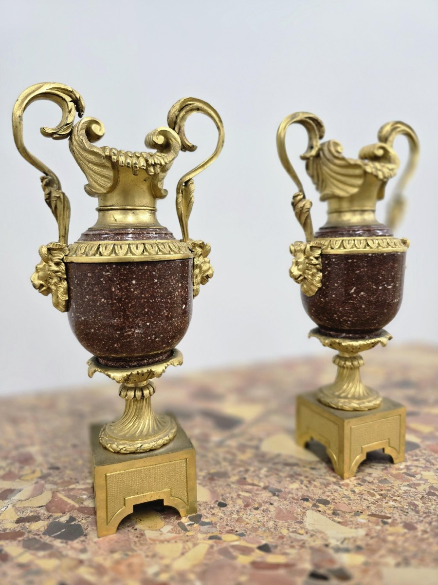 Paire de cassolettes en porphyre suédois