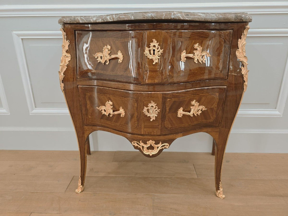 Commode d'époque Louis XV estampillée Demoulin-photo-1