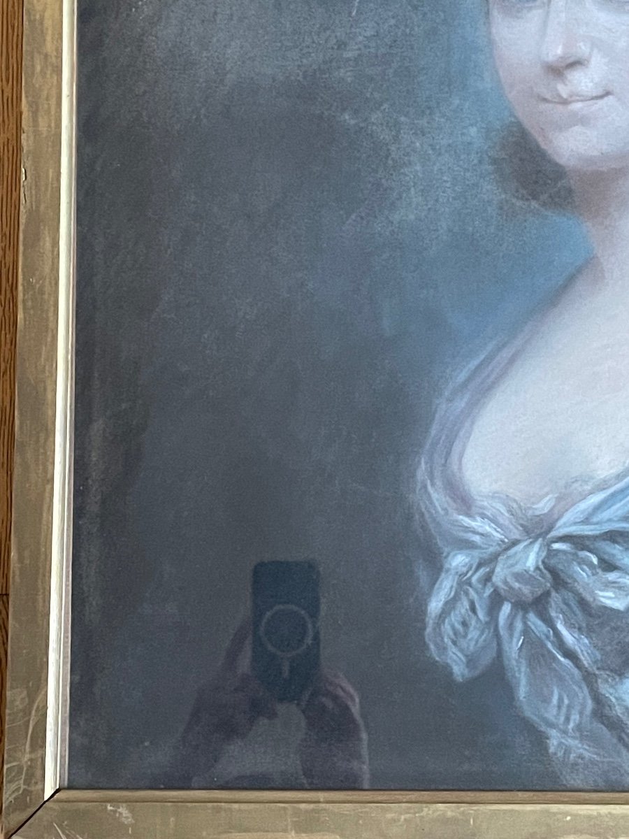 Large Pastel Of A Woman In The 18th Century -photo-3