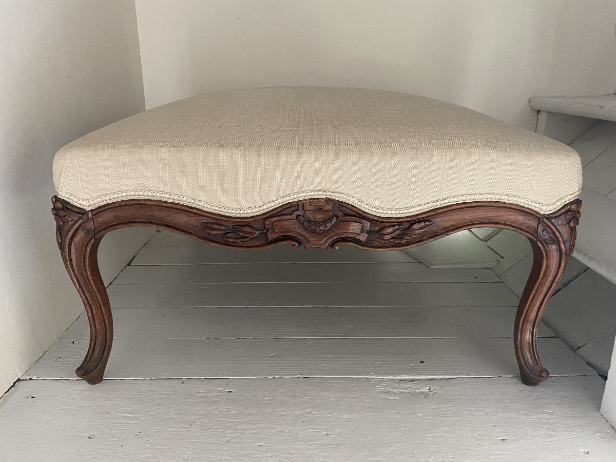 Louis XV Style Pouf Or Footstool