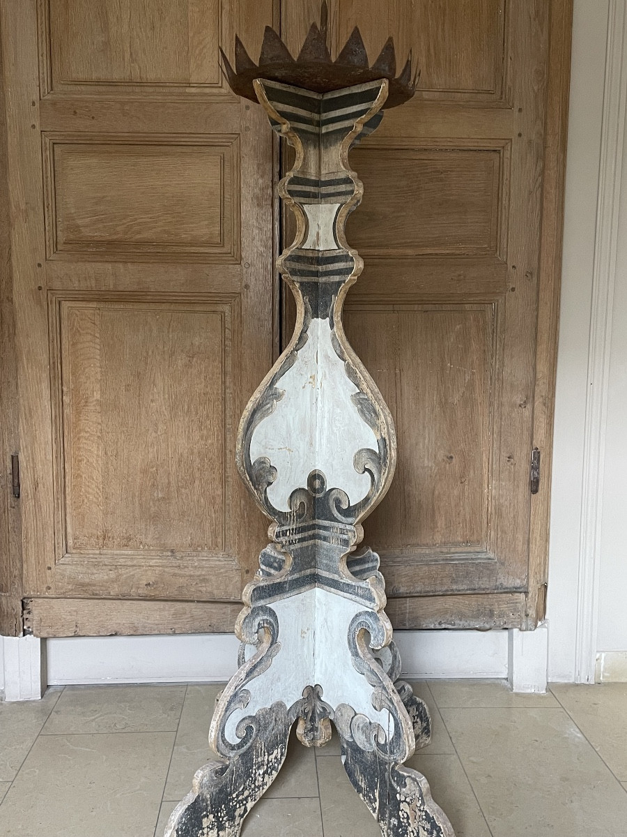 Paire de grands candélabres 