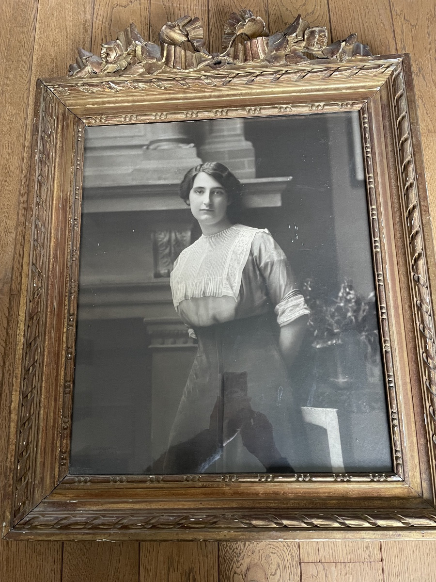 18th-century Frame Containing A 19th-century Photograph 