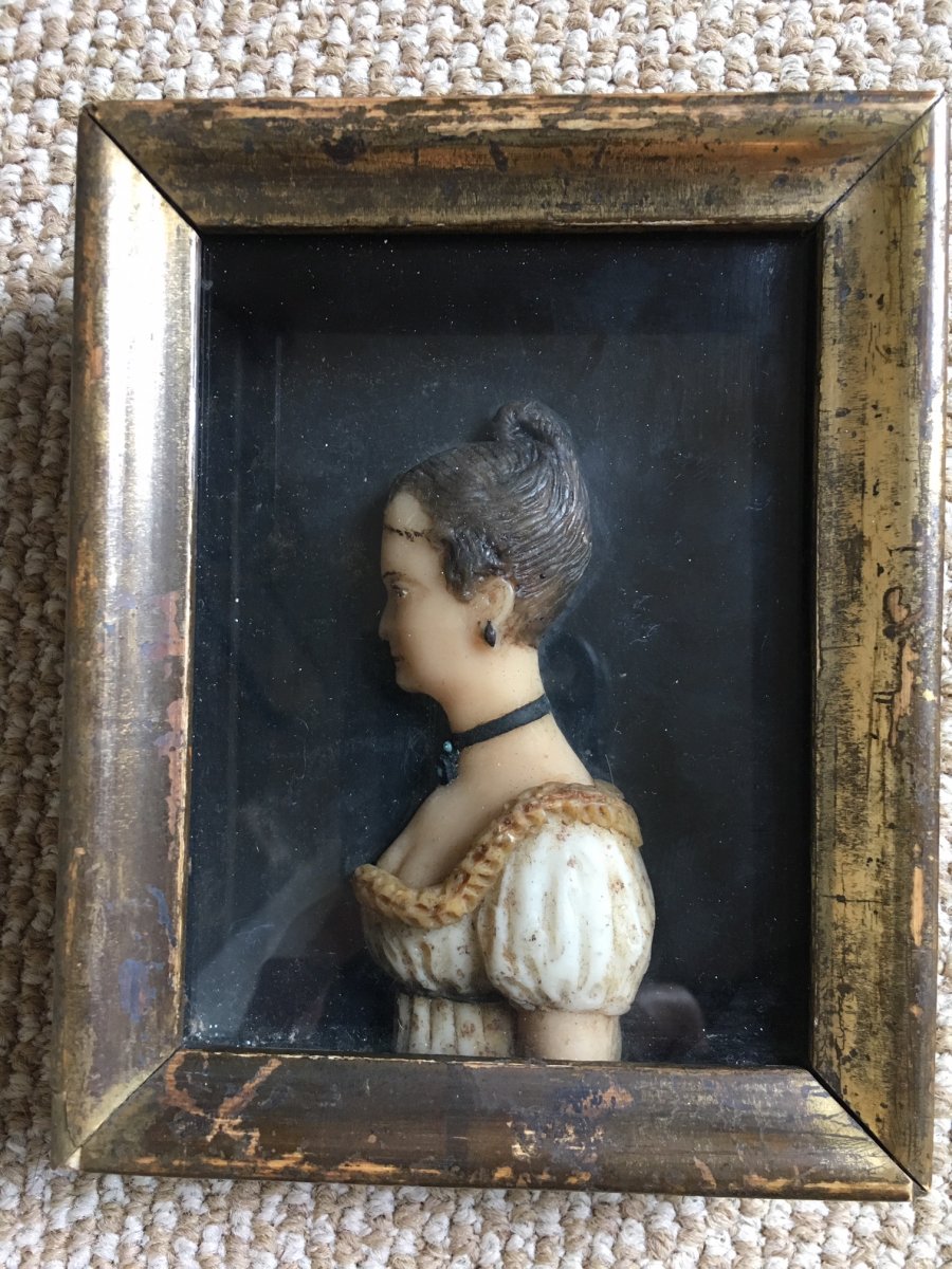 Miniature Silhouette In Wax Restoration Period-photo-1